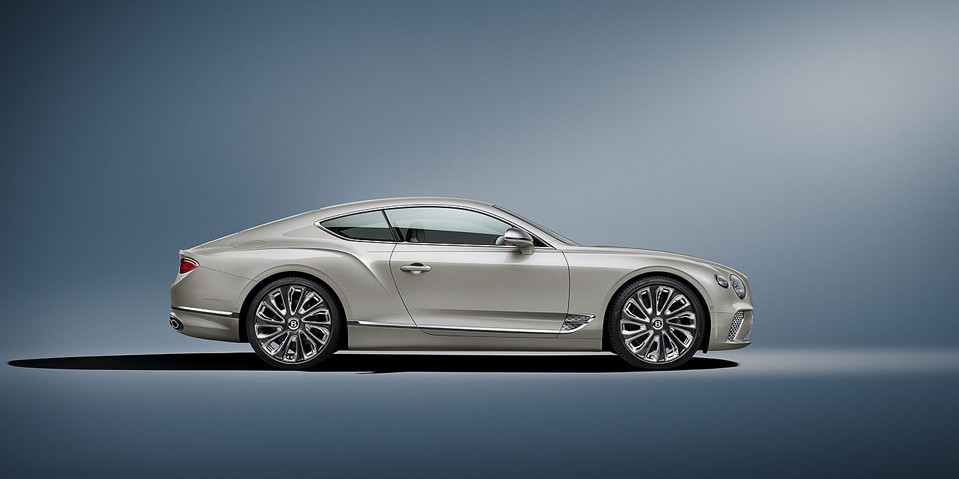 Bentley Maastricht Bentley Continental GT Mulliner coupe in White Sand paint front 34