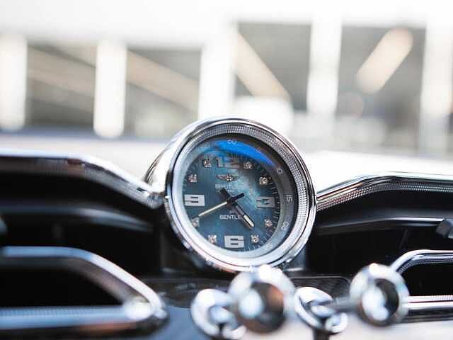 7:Bentley Bentayga First Edition V8, SUV, Cricketball, Bentley Maastricht