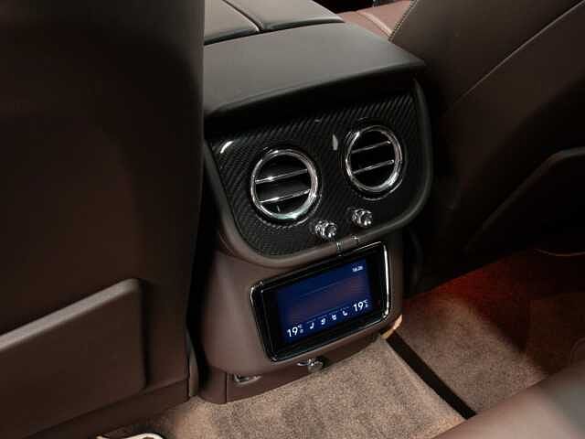 19:Bentley Bentayga First Edition V8, SUV, Cricketball, Bentley Maastricht